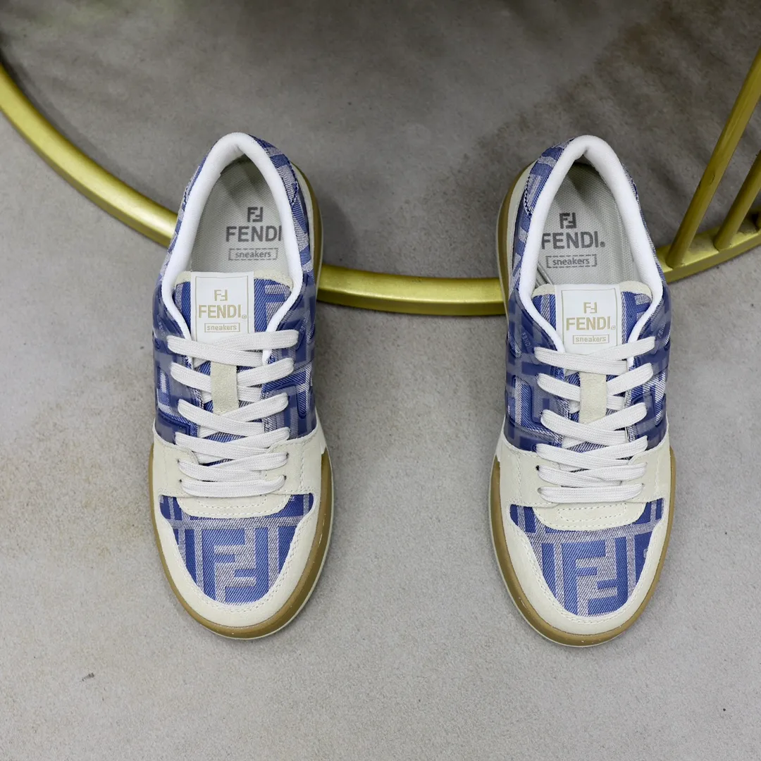 Ex-factory price: 580🔥Couple model (top original order) Brand: FENDI Size: 35-44 (customized for men 38 and 45) Grade: original order quality high version Material: imported original cowhide stitching➕ high-quality and comfortable lining original TPU lightweight non-slip outsole Style category: travel fashion casual shoes versatile trend